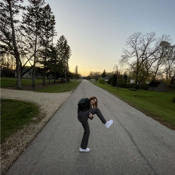 Meet your Posher, Leanne - Picture 3 of 4